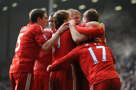 没绷住，1米95的哈兰德看到1米75的居莱尔角球盯防自己后笑了（1米95的哈兰德见1米75的居莱尔角球盯防，没忍住笑了）