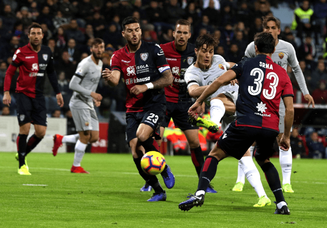 高效发挥！麦基半场11中7贡献17分5篮板（手感爆棚！麦基半场11投7中砍下17分5篮板）