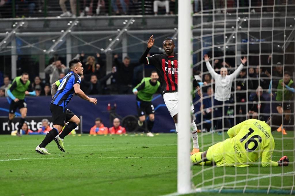 巴蒂：劳塔罗和小蜘蛛可以一起上，但其中一人必须做出牺牲（巴蒂：劳塔罗与小蜘蛛可同上，但必须有一人做出牺牲）