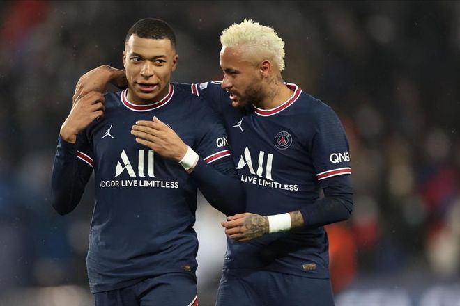 早报：拥有地表最强人类的从容感……怎么，你们没有吗？（早报：拥有地表最强人类的底气与从容——怎么，你们没有？）