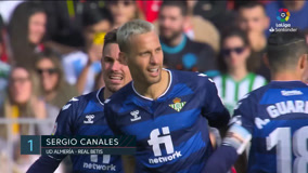 裁判成了最忙的人（全场最忙的是裁判）