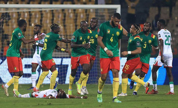 北京女排17岁副攻金佳宝排超首秀表现亮眼（北京女排17岁新星金佳宝排超处子秀惊艳全场）