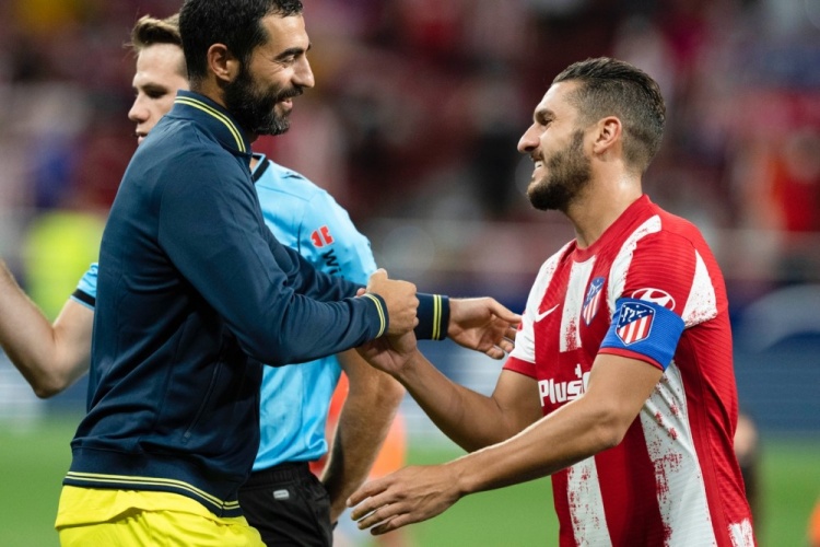 记者：拜仁、曼联有意巴莱巴，球员更希望留英超加盟红魔（记者：巴莱巴获拜仁与曼联青睐，更愿留英超投奔红魔）