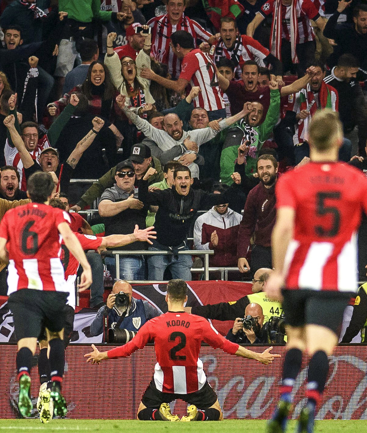 难以适应英格兰生活！维卡里奥想回意甲，国米愿意支付超2000万欧（英伦水土不服，维卡里奥盼重返意甲；国米愿出2000万欧以上）